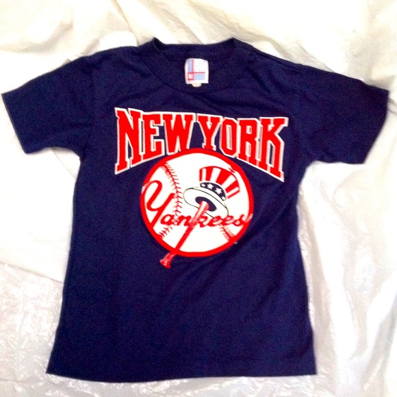 garan, inc Other - Yankees tee shirt M 10-12. Textured heat embossed logo- won’t ever fade. Exclnt.